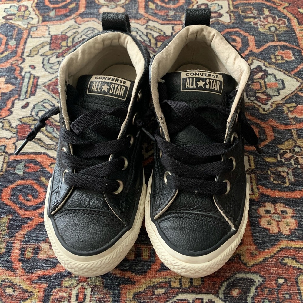 Converse leather sneaker